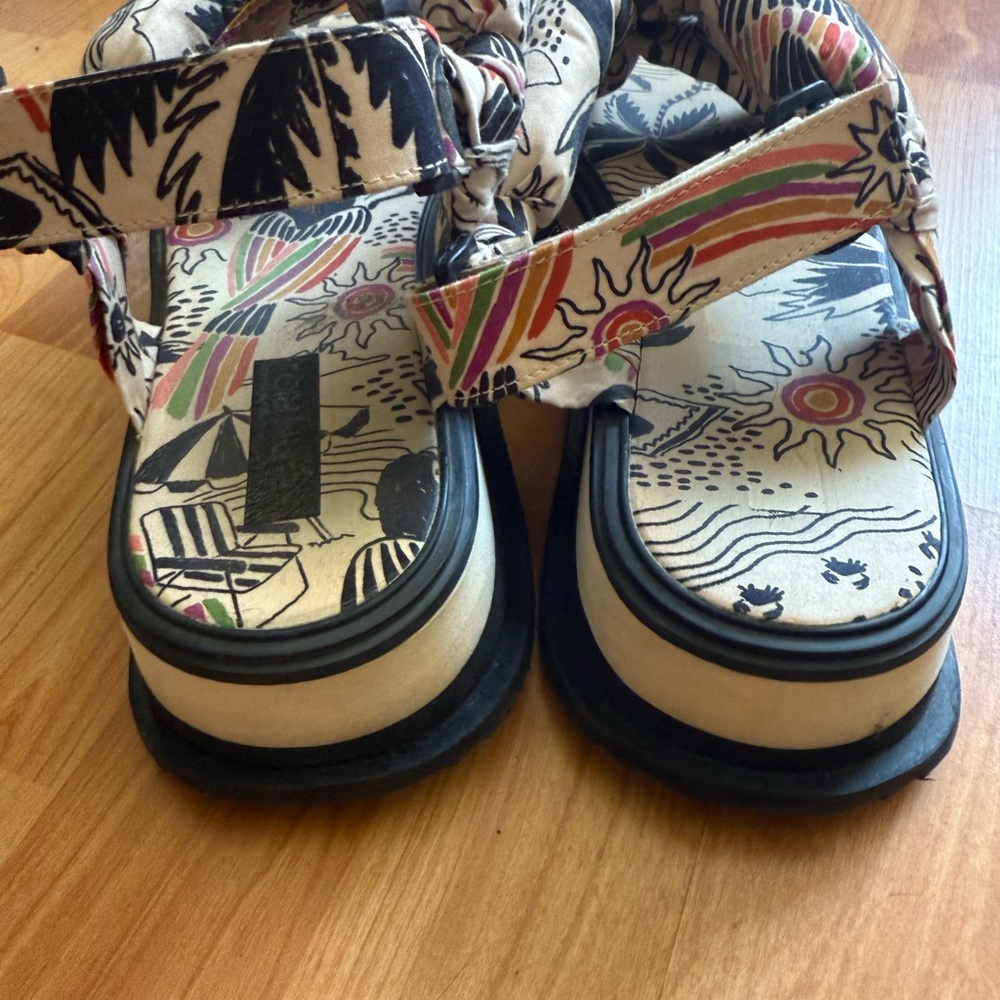 FARM Rio Multicolor Patterned Sandals - Picture 3 of 5